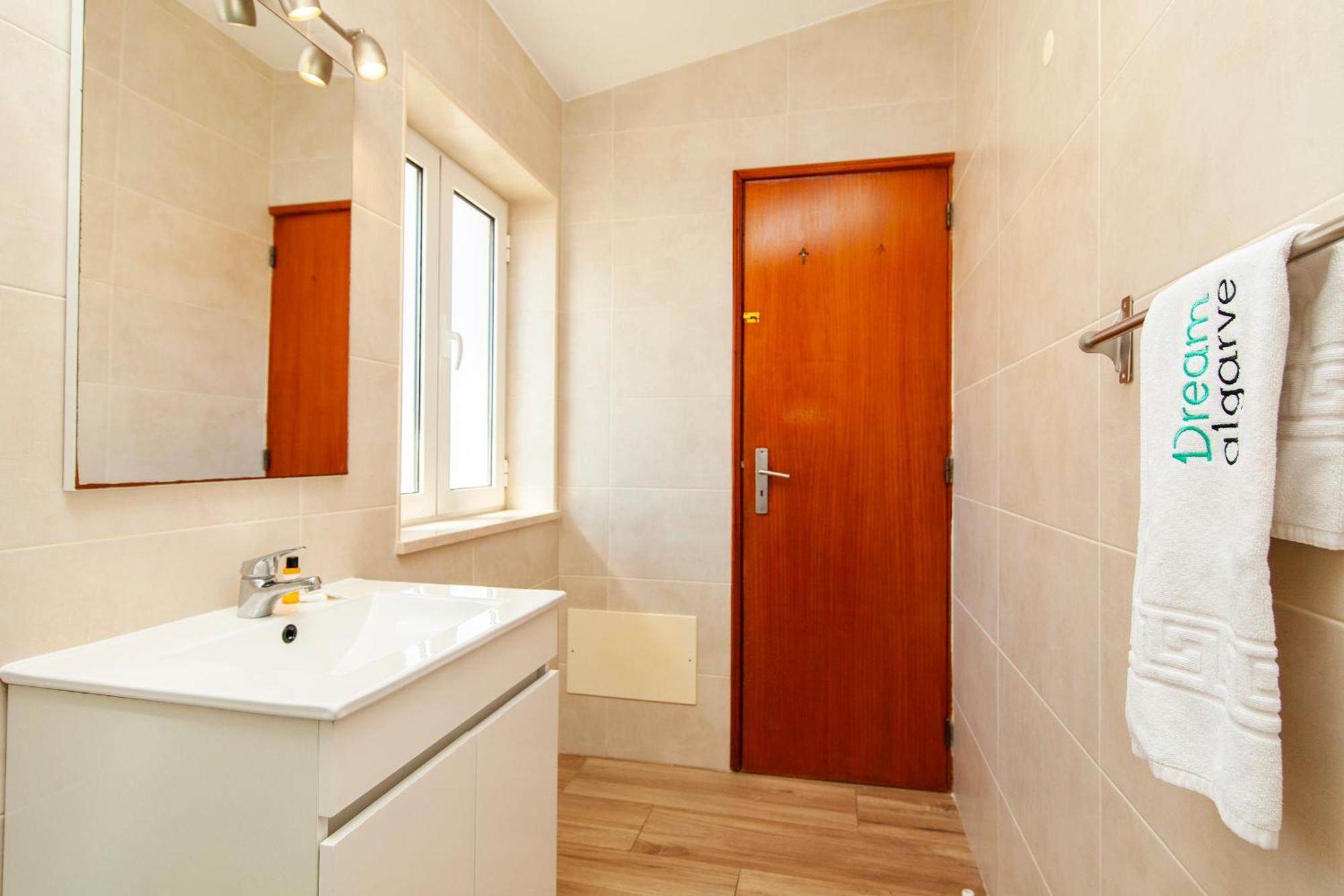 A38 - Rising Sun Top-Floor Flat Lagos Exterior foto
